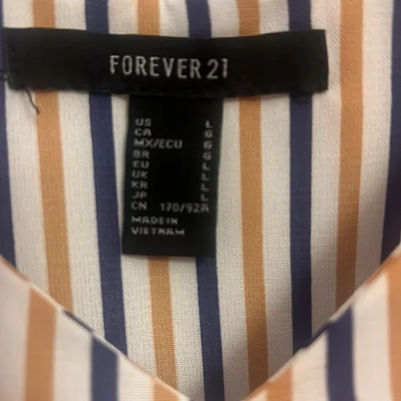 Patterned Blouse - Picture 3 of 4